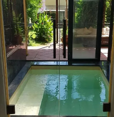 Appartamento La Casa Con Piscina Riscaldata Interna Anna Luxury Garden