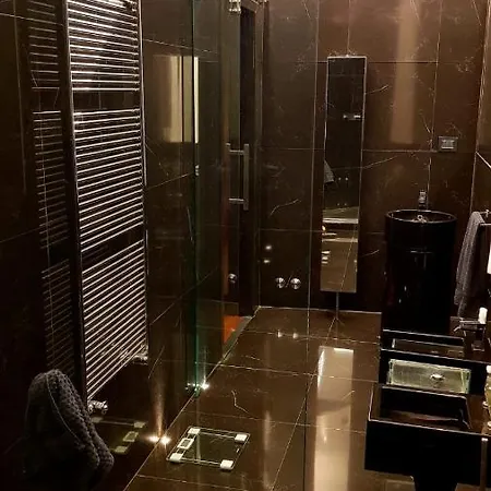 Appartamento La Casa Con Piscina Riscaldata Interna Anna Luxury Garden *